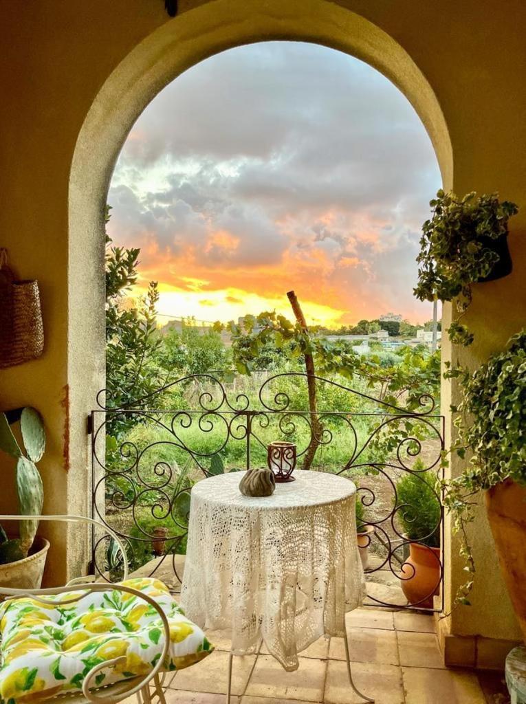 Bed and Breakfast La Finestra Sul Limone Castelvetrano Экстерьер фото